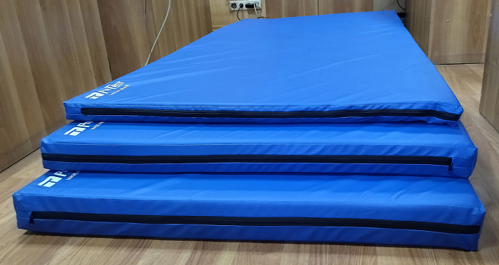 Children's vinyl mat 100x100x5 cm MGK 1х1-0,05