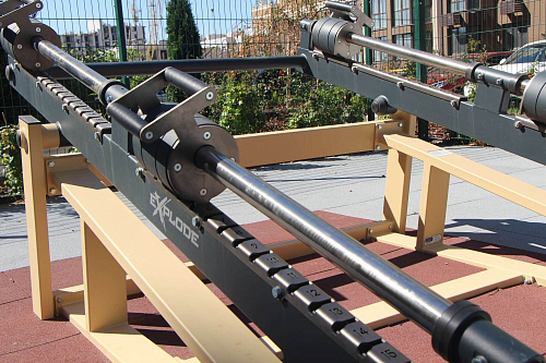 Improve your training with innovative machines with built-in weights